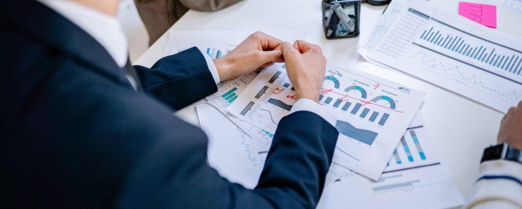 analyzing-business-financials-seo